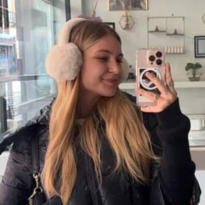 Sitter Profile Image: Karina Z.