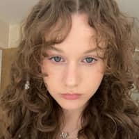 Sitter Profile Image: Ellie H.