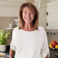 Sitter Profile Image: Laura F.