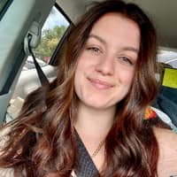 Sitter Profile Image: Shelby F.