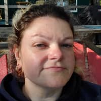 Sitter Profile Image: Julie S.