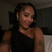 Sitter Profile Image: Leah M.