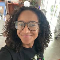 Sitter Profile Image: Sophia H.