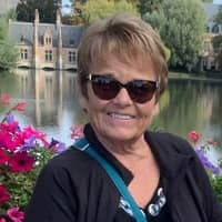 Sitter Profile Image: Deborah J.