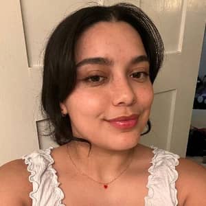 Sitter Profile Image: Julia M.