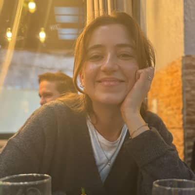 Sitter Profile Image: Leonor P.