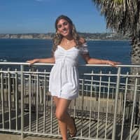 Sitter Profile Image: Courtney H.