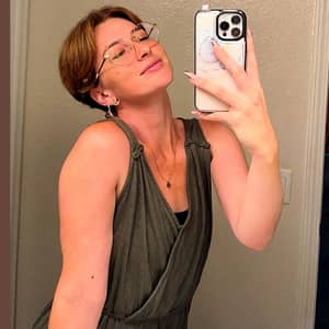 Sitter Profile Image: Sarah H.