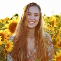 Sitter Profile Image: Justine L.