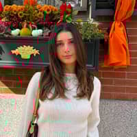 Sitter Profile Image: Lilliana S.