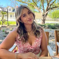 Sitter Profile Image: Isabella G.