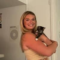 Sitter Profile Image: Elizabeth D.