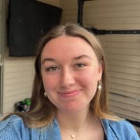 Sitter Profile Image: Vivian Q.