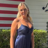 Sitter Profile Image: Lily R.