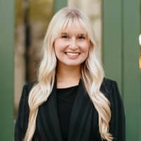 Sitter Profile Image: Abigail W.