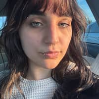 Sitter Profile Image: Mia B.