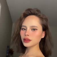 Sitter Profile Image: Khanh N.