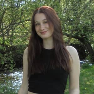 Sitter Profile Image: Laura N.