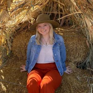 Sitter Profile Image: Lacey W.