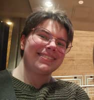 Sitter Profile Image: Evelyn F.