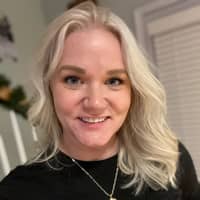 Sitter Profile Image: Julie H.