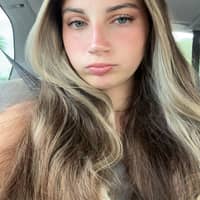 Sitter Profile Image: alyssa d.