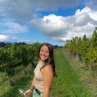 Sitter Profile Image: Hannah B.