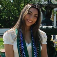 Sitter Profile Image: Isabelle F.