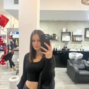 Sitter Profile Image: Paola L.