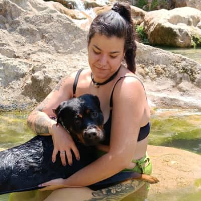 Sitter Profile Image: Ana R.