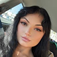 Sitter Profile Image: Melissa-Elizabeth F.