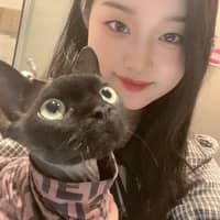 Sitter Profile Image: Xiaotong L.