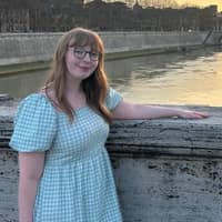 Sitter Profile Image: Emma H.