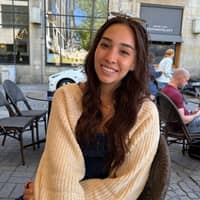 Sitter Profile Image: Lauren L.