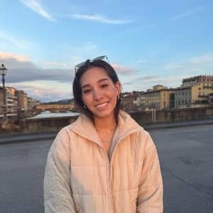 Sitter Profile Image: Lauren L.