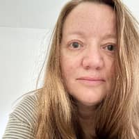 Sitter Profile Image: Lora E.