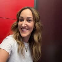 Sitter Profile Image: Laura E.