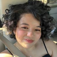 Sitter Profile Image: Anais M.