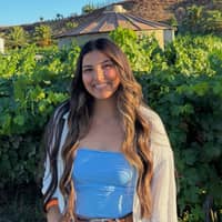 Sitter Profile Image: Selena L.