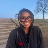 Sitter Profile Image: Olivia J.