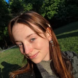 Sitter Profile Image: Zoe H.