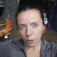 Sitter Profile Image: Carrie L.