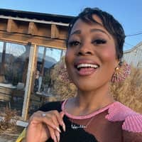 Sitter Profile Image: Lorna F.