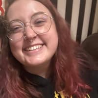 Sitter Profile Image: halle z.