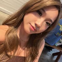 Sitter Profile Image: Vivian L.