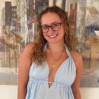 Sitter Profile Image: Olivia H.