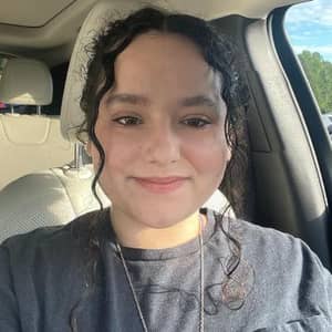 Sitter Profile Image: Laura C.