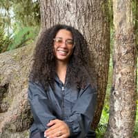 Sitter Profile Image: Averi b.