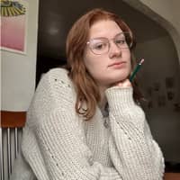 Sitter Profile Image: Sarah J.