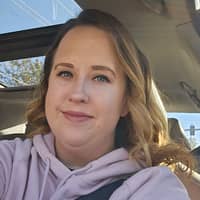 Sitter Profile Image: Laura H.